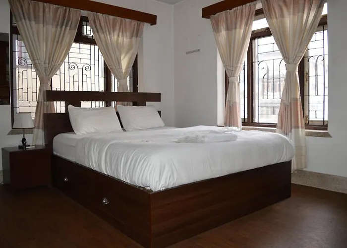 In Nepal * Katmandou